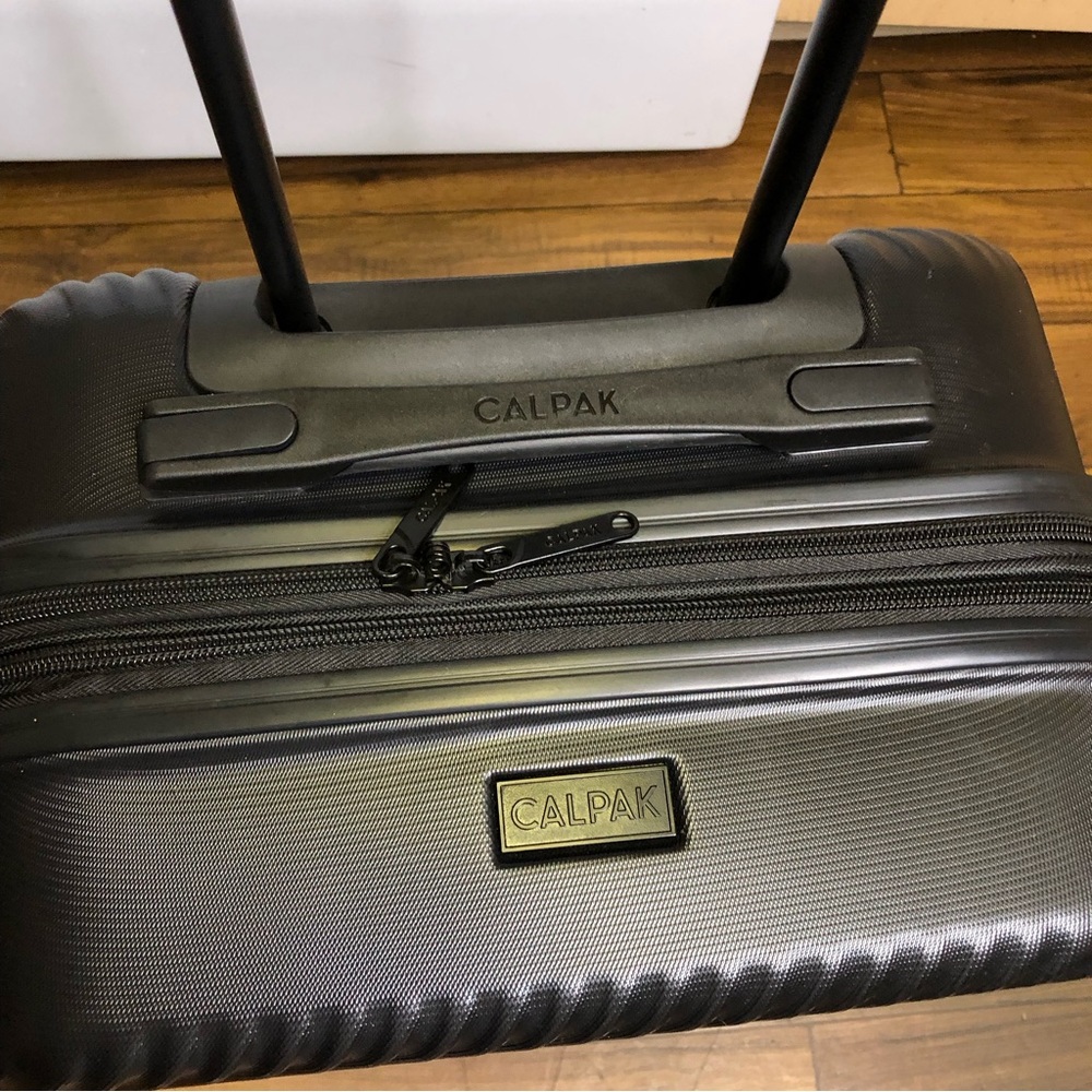 Calpak - Picture 3 of 16